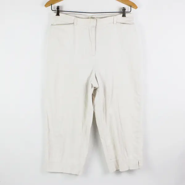 St. John's Bay Women's Capri Pants Cream White High Rise Stretch Size 10