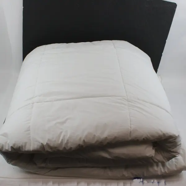 Threshold White King Size Cotton Blend Comforter Pre-Owned Flawed