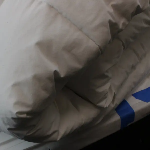 Threshold White King Size Cotton Blend Comforter Pre-Owned Flawed