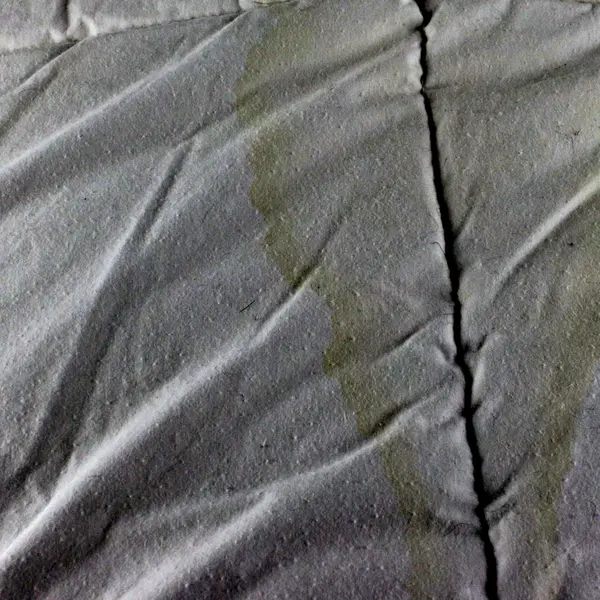 Threshold White King Size Cotton Blend Comforter Pre-Owned Flawed