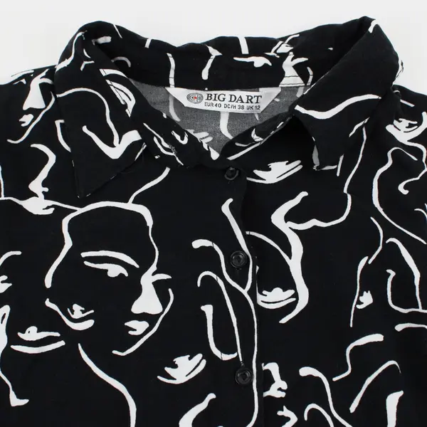 Big Dart Women's Blouse Black White Abstract Faces Button Up Size M