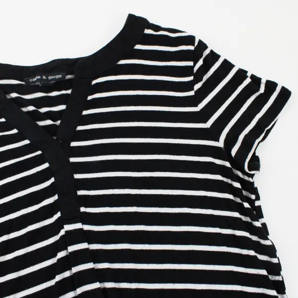 Cable & Gauge Women's Large Black White Striped Short Sleeve Top