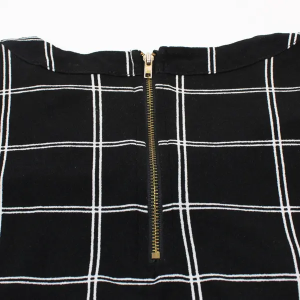 Sweet Wanderer Women's Medium Black White Grid Short Sleeve Top