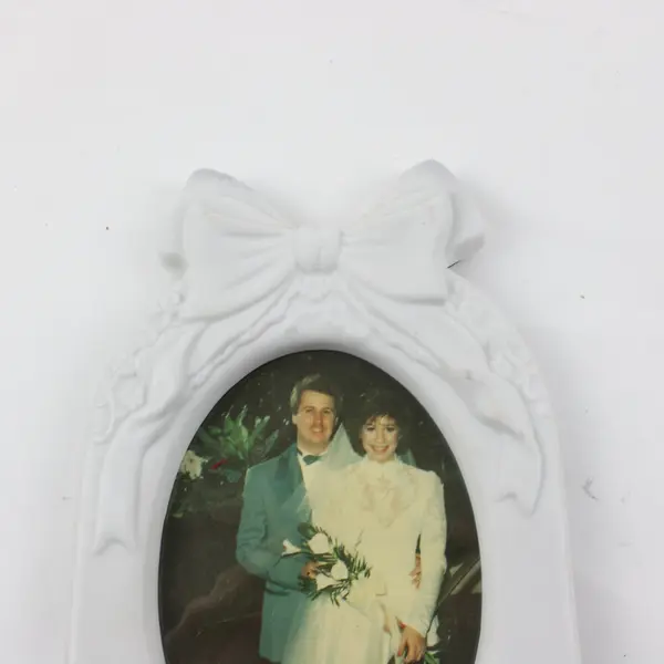 Vintage Russ White Porcelain Bell Picture Frame #9144