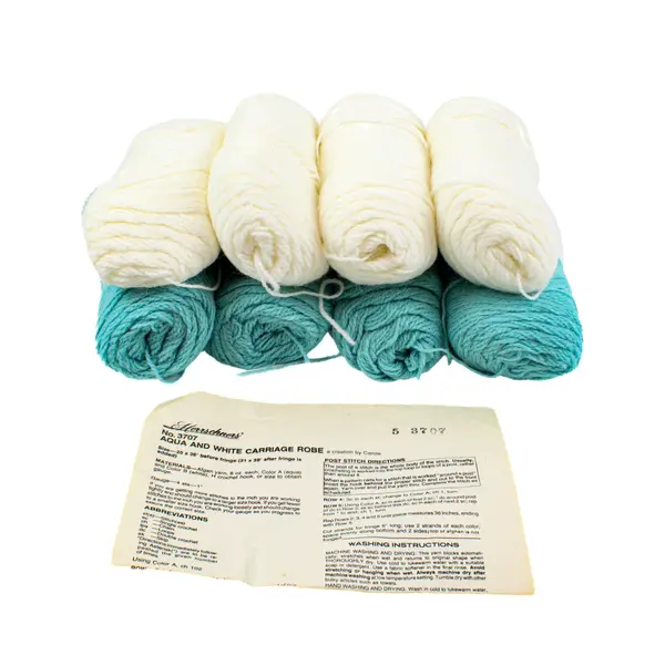 Vintage Herrschners 3707 Carriage Robe Crochet Kit 8 Rolls Instructions
