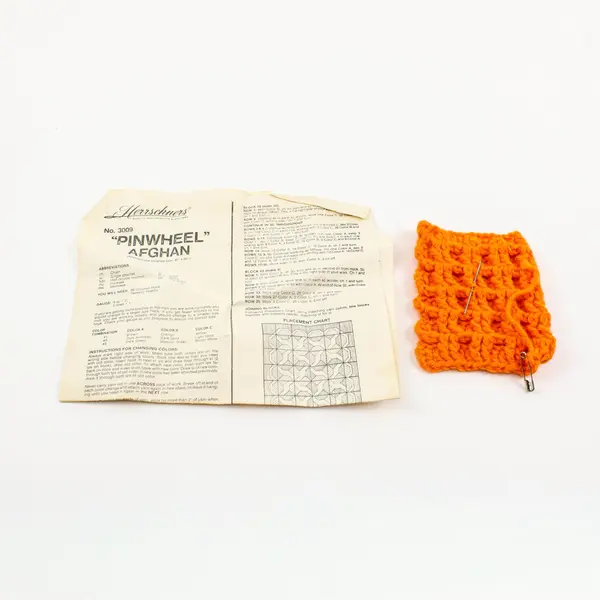 Herrschners Pinwheel Afghan Kit No. 3009 Crochet Instructions 12 Yarn Rolls