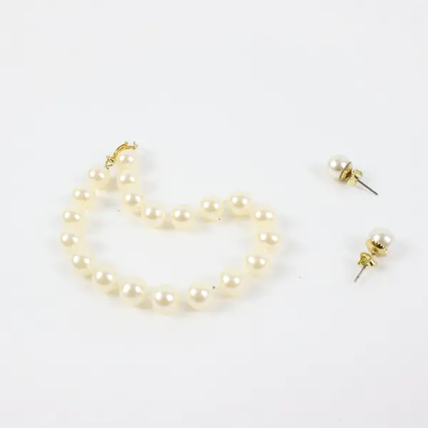 Faux Pearl Earrings & Matching Bracelet Jewelry Set