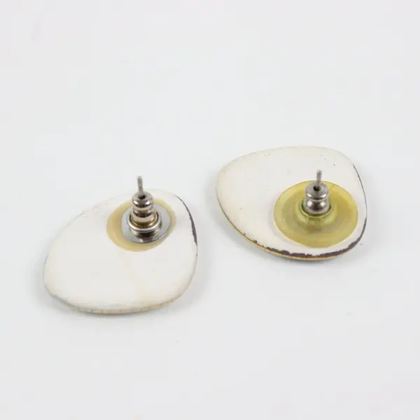Lot of 2 Iridescent Shell-Look Stud Earrings & Purple Corded Heart Keychain