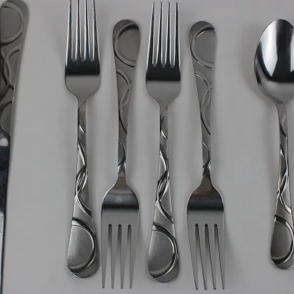 Lot of 4 Pfaltzgraff Garland Frost Pattern Stainless 5-Piece Place Setting Good