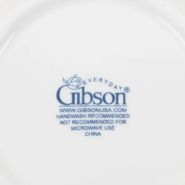 Gibson Everyday Holiday Christmas Tree Holly Plates Set of 6 6.25in