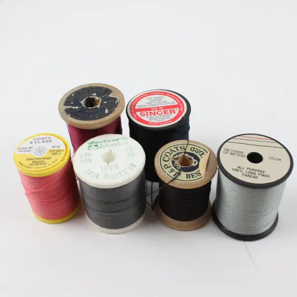 Lot of 6 Assorted Sewing Thread Spools Singer Coats & Clark Quilting Crafts