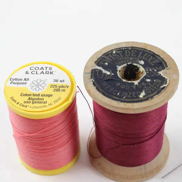 Lot of 6 Assorted Sewing Thread Spools Singer Coats & Clark Quilting Crafts