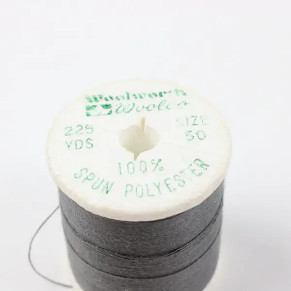 Lot of 6 Assorted Sewing Thread Spools Singer Coats & Clark Quilting Crafts