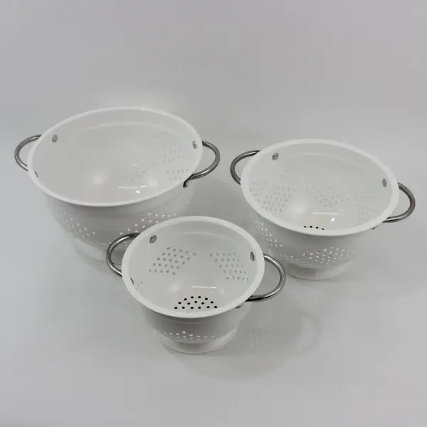 Set of 3 White Metal Colanders 7, 8.5 & 10 Inch Kitchen Strainers