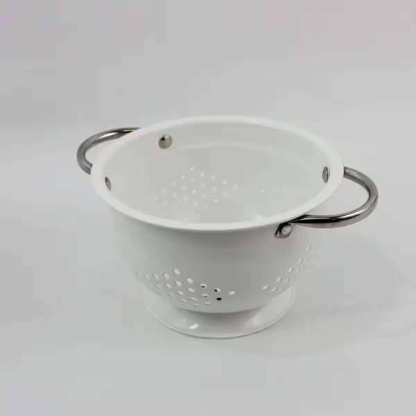 Set of 3 White Metal Colanders 7, 8.5 & 10 Inch Kitchen Strainers
