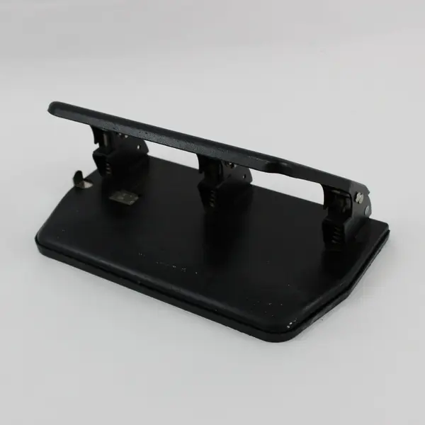 Master Products 3-Hole Paper Punch 25-Sheet Capacity