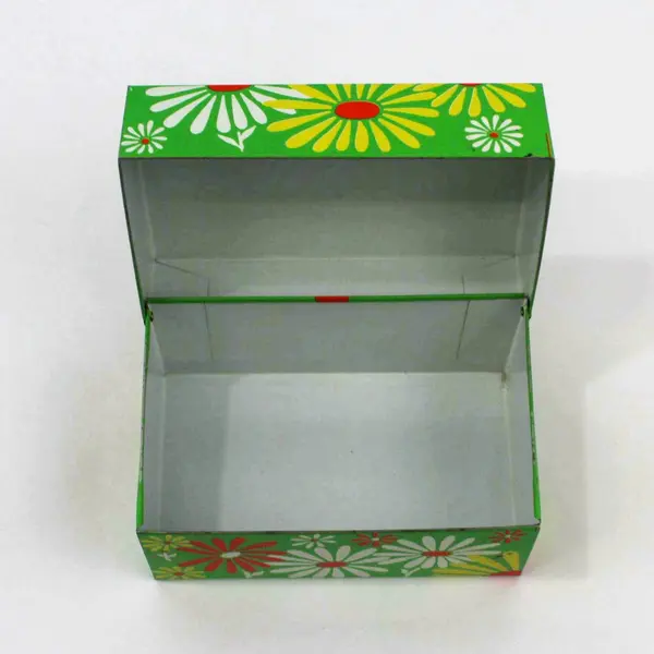 Syndicate Mfg Flower Power Floral Daisy Recipe Box Green Retro Metal