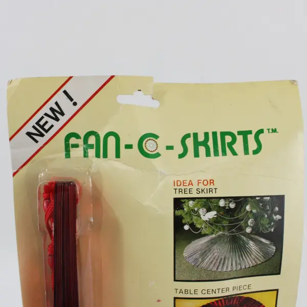 Fan-C-Skirts Red Christmas Tree Skirt 32-40 Inch