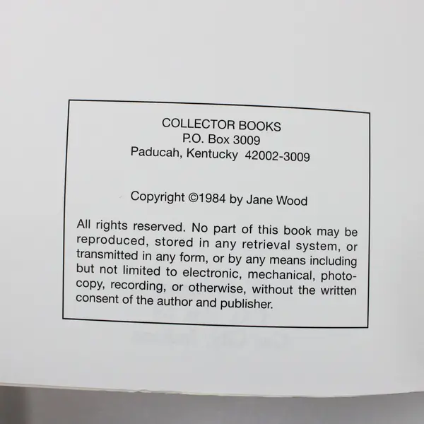 The Collector's Guide to Post Cards Jane Wood Updated Values 2000 Paperback Good