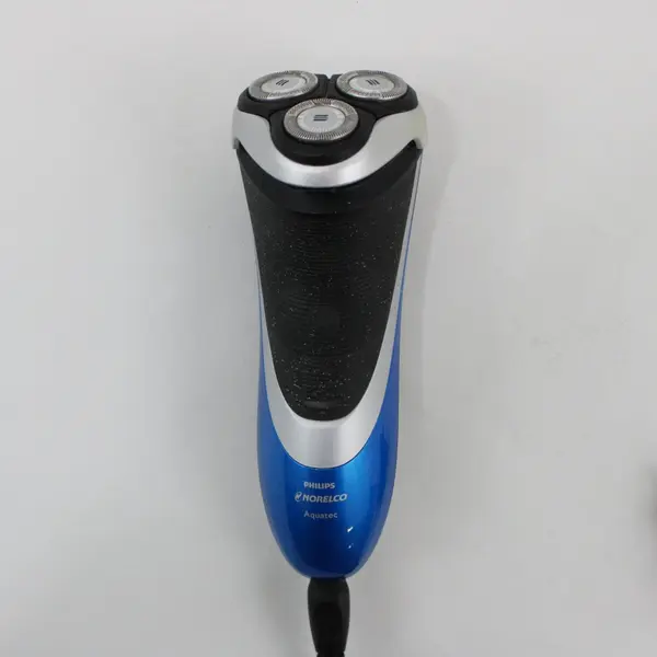 Philips Norelco Aquatec AT810 Cordless & Charger Men's Shaver Untested