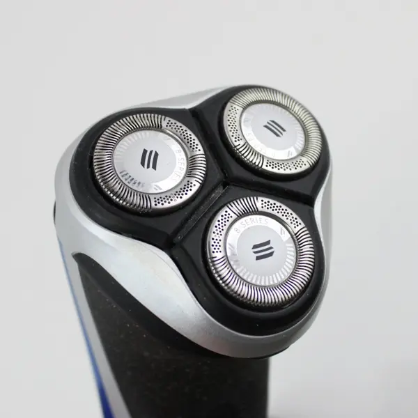 Philips Norelco Aquatec AT810 Cordless & Charger Men's Shaver Untested