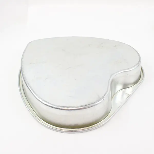 Set of 3 Heart-Shaped Aluminum Cake Pans Nesting 165A HEART USA