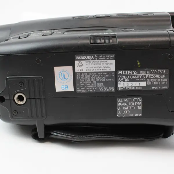 Sony CCD-TR93 Handycam Video8 8mm Camcorder 12x Optical/24x Digital Zoom