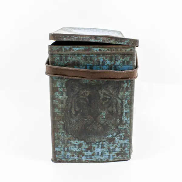 Tiger Dark Sweet Chewing Tobacco P Lorillard Lunch Pail Tin FLAWED