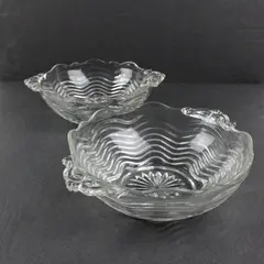 Set of 2 Clear Pressed Glass Wavy Edge Serving Bowls Starburst Base