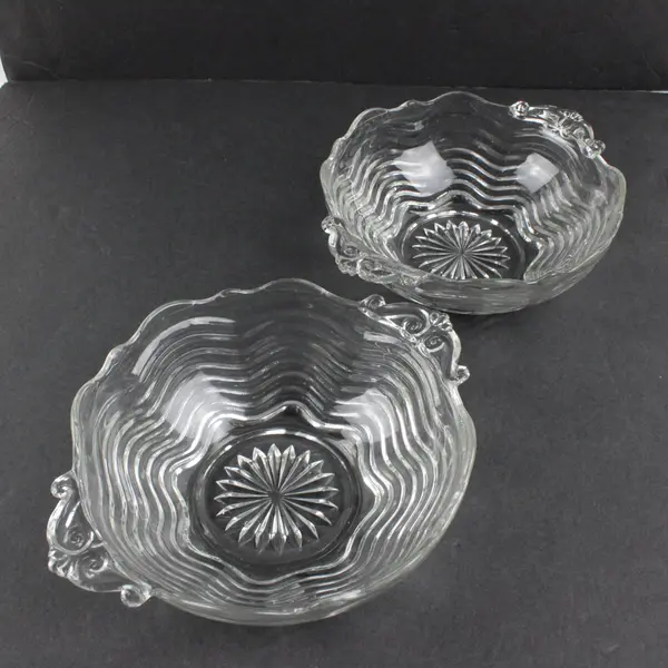 Set of 2 Clear Pressed Glass Wavy Edge Serving Bowls Starburst Base