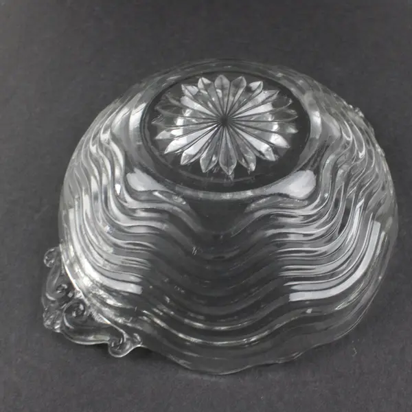 Set of 2 Clear Pressed Glass Wavy Edge Serving Bowls Starburst Base