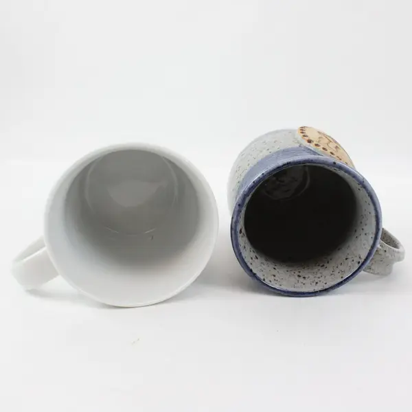 Lot of 2 Coffee Mugs Pre-Owned Kitchen Drinkware