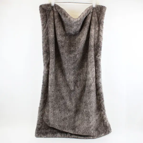Queen Gray Plush Faux Fur Pillow Shams Set of 2 Pre-Owned