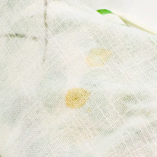 World Market Table Runner White Green Leaf Print 16 x 90 Inches 100% Cotton