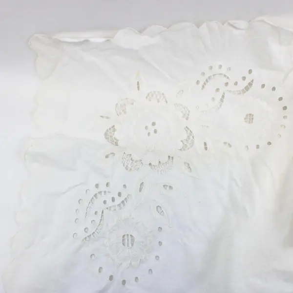 Off-White Eyelet Floral Tablecloth Scalloped Edge 89 x 55 Inch