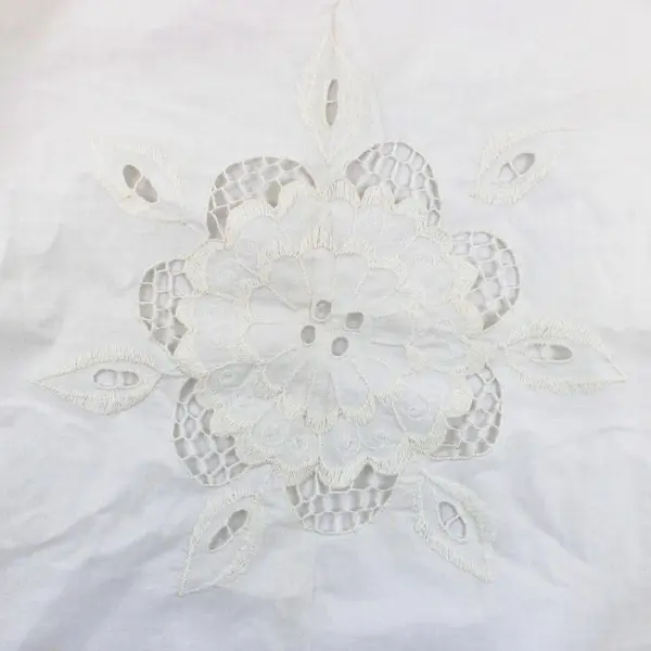 Off-White Eyelet Floral Tablecloth Scalloped Edge 89 x 55 Inch