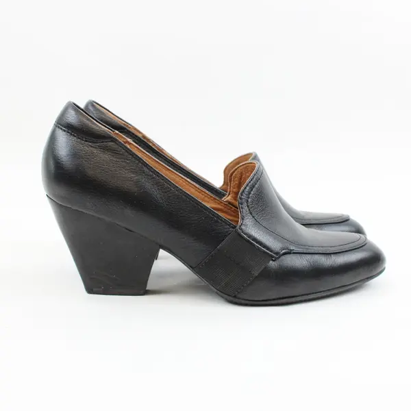 Sofft Women's Leather Heels 1092601 Black Almond Toe Size 9M