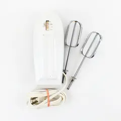 Vintage White Regent 3 Speed Hand Mixer With Beaters