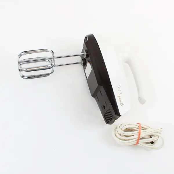 Vintage White Regent 3 Speed Hand Mixer With Beaters