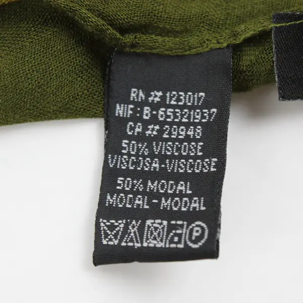 Vivante by VSA Geometric Floral Print Scarf Green Pink Red 45x68