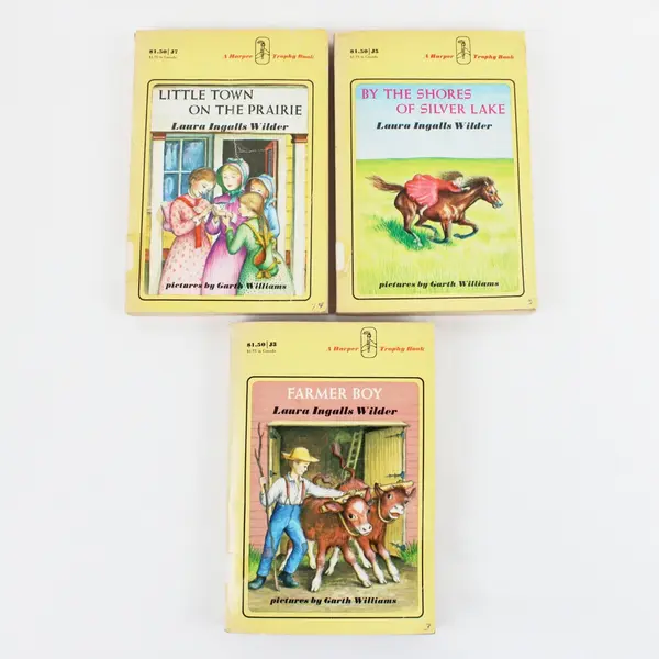 Lot of 3 Laura Ingalls Wilder Paperback Novels 1971 Previous Library Books