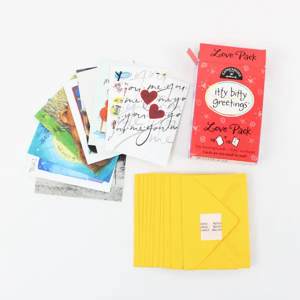 Hallmark Expressions Itty Bitty Greetings Love Pack 10 Cards 10 Envelopes Pocket
