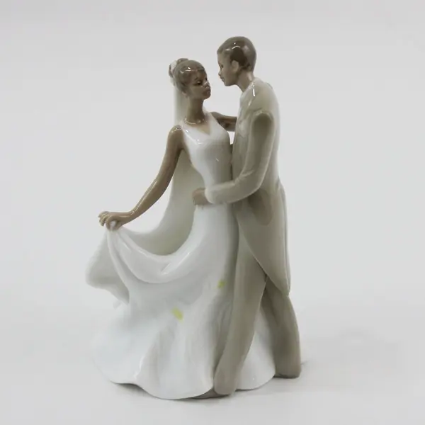2003 Valencia Collection By Roman Dancing Porcelain Bride & Groom