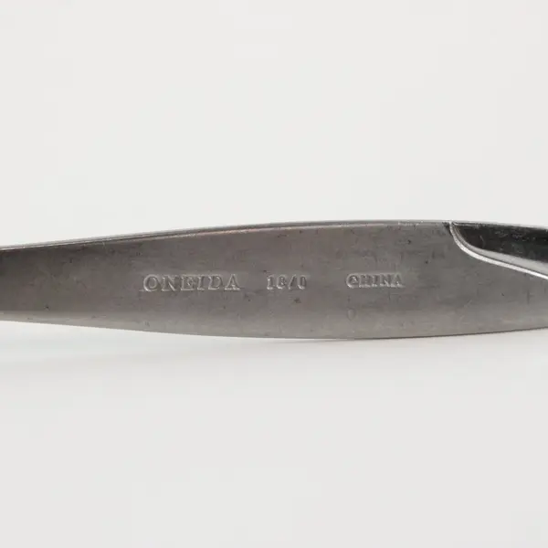 Oneida 18/0 Stainless Steel Salad Fork 7.25in