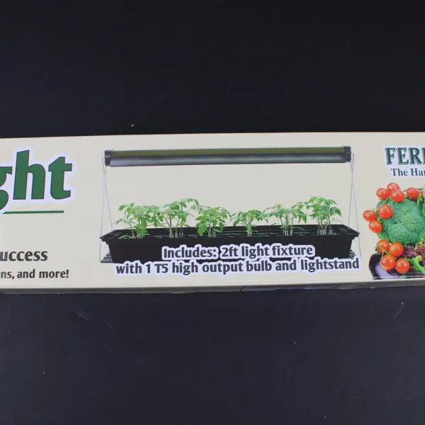 Ferry-Morse KLIGHT-9 Indoor Gardening Grow Light Stand T5 Bulb