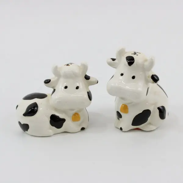 Vintage Ceramic Black And White Cow Salt And Pepper Shakers