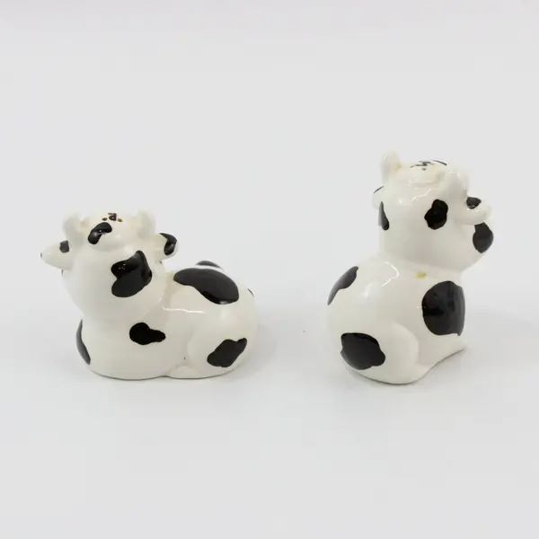 Vintage Ceramic Black And White Cow Salt And Pepper Shakers