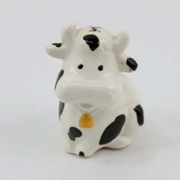 Vintage Ceramic Black And White Cow Salt And Pepper Shakers