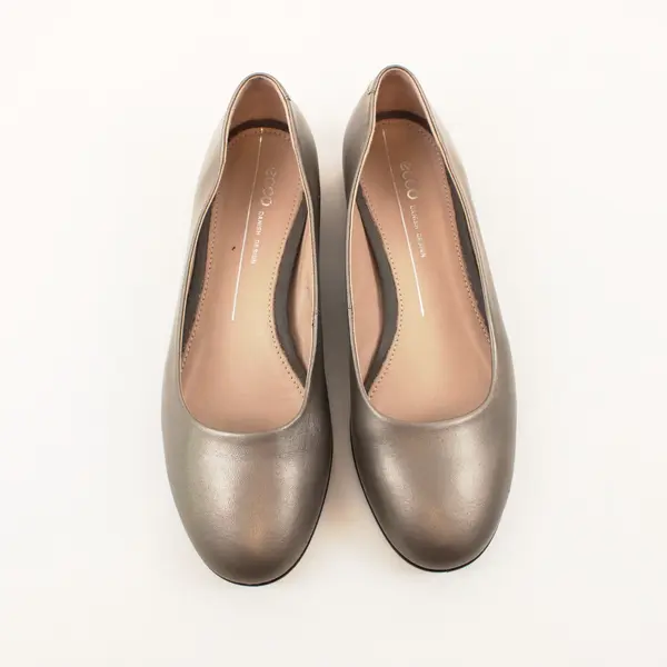 ECCO Women's Gray Faux Leather Round Toe Flats Size 6