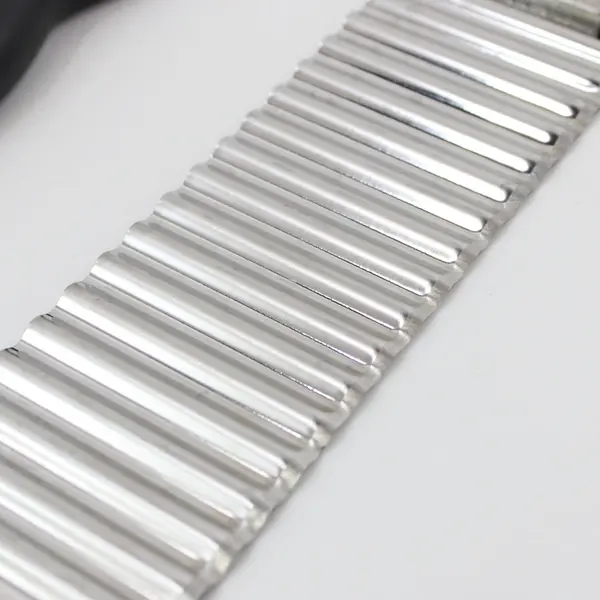 Pampered Chef Stainless Crinkle Cutter #1089 with Protective Blade Cover